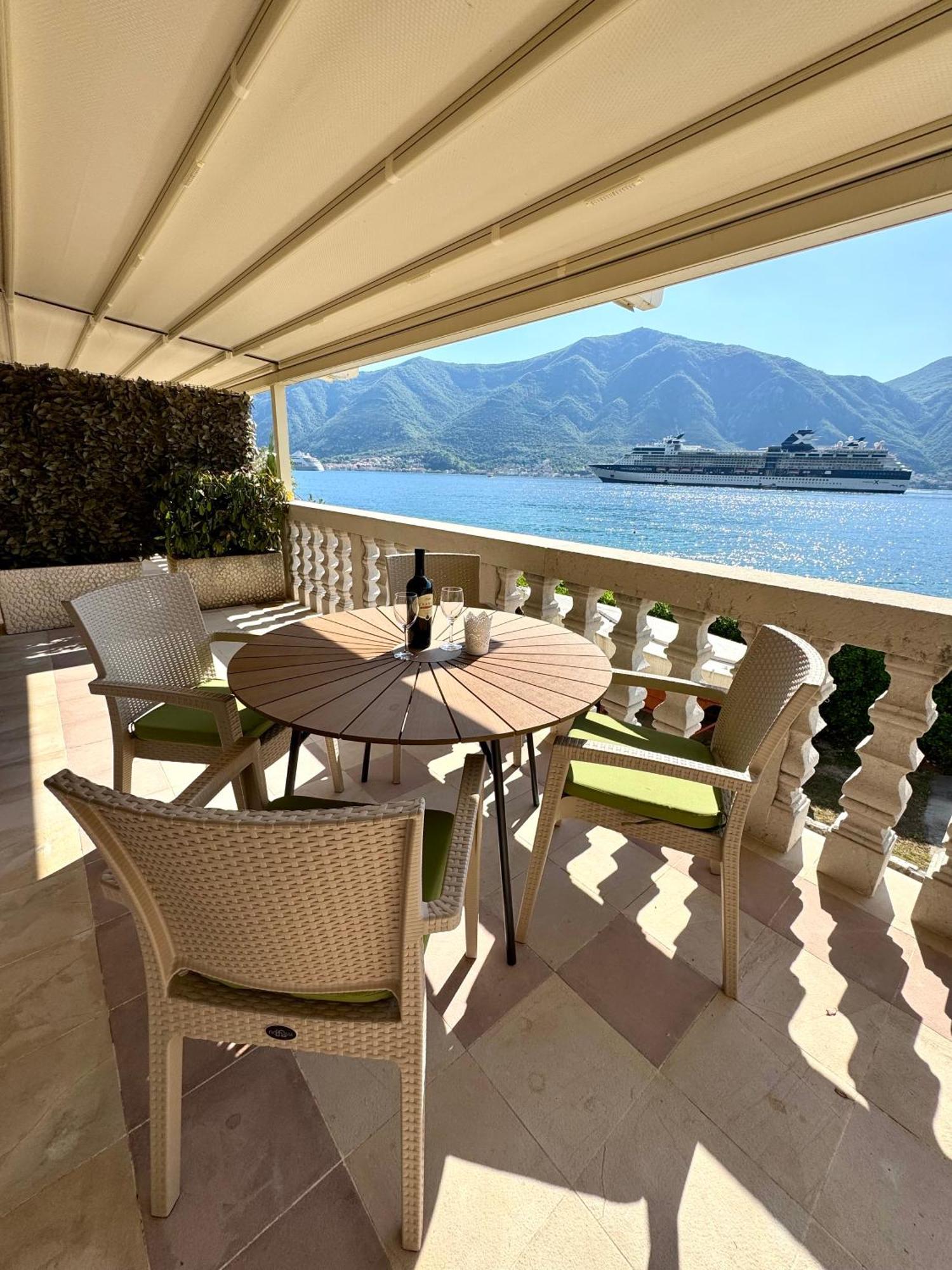 Apartments Radonicic Kotor Bagian luar foto