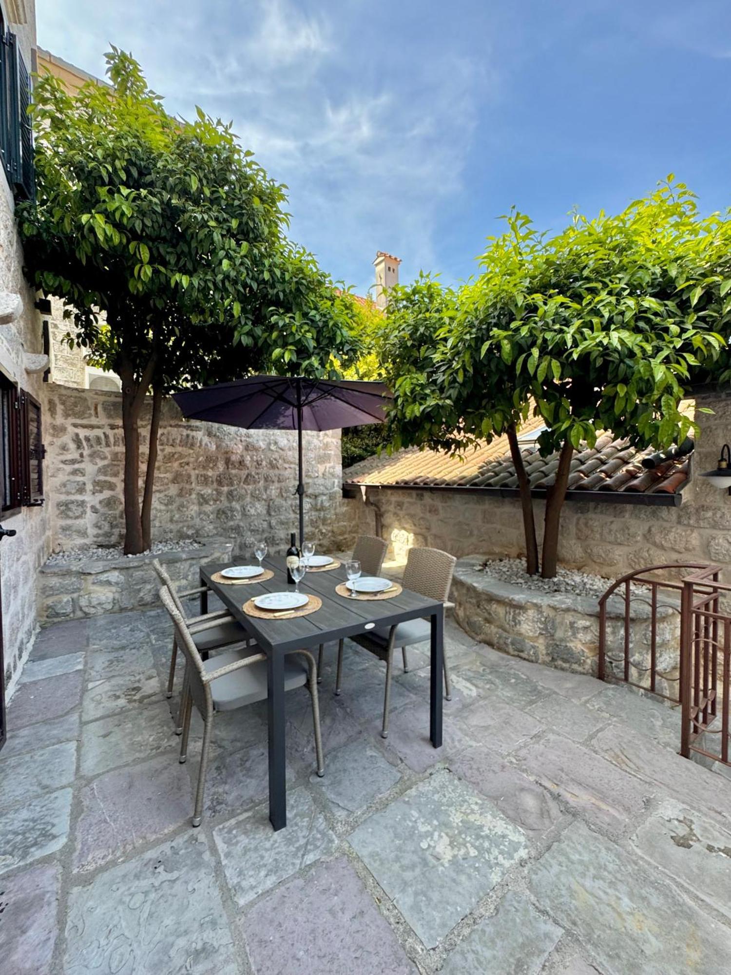 Apartments Radonicic Kotor Bagian luar foto