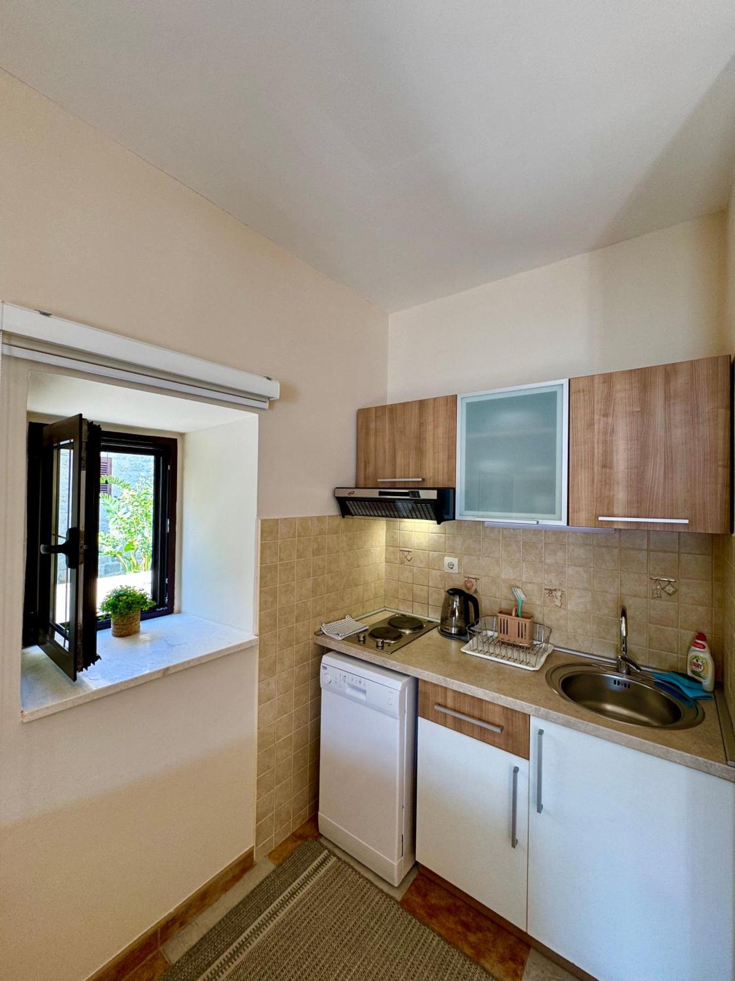 Apartments Radonicic Kotor Bagian luar foto