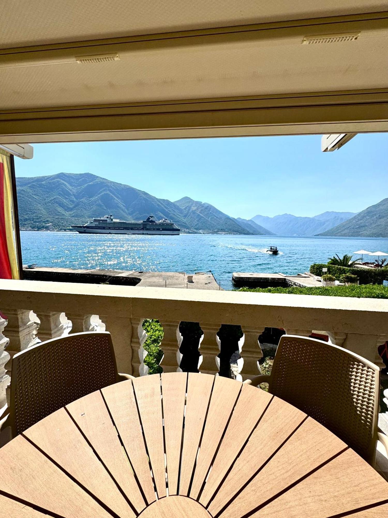Apartments Radonicic Kotor Bagian luar foto