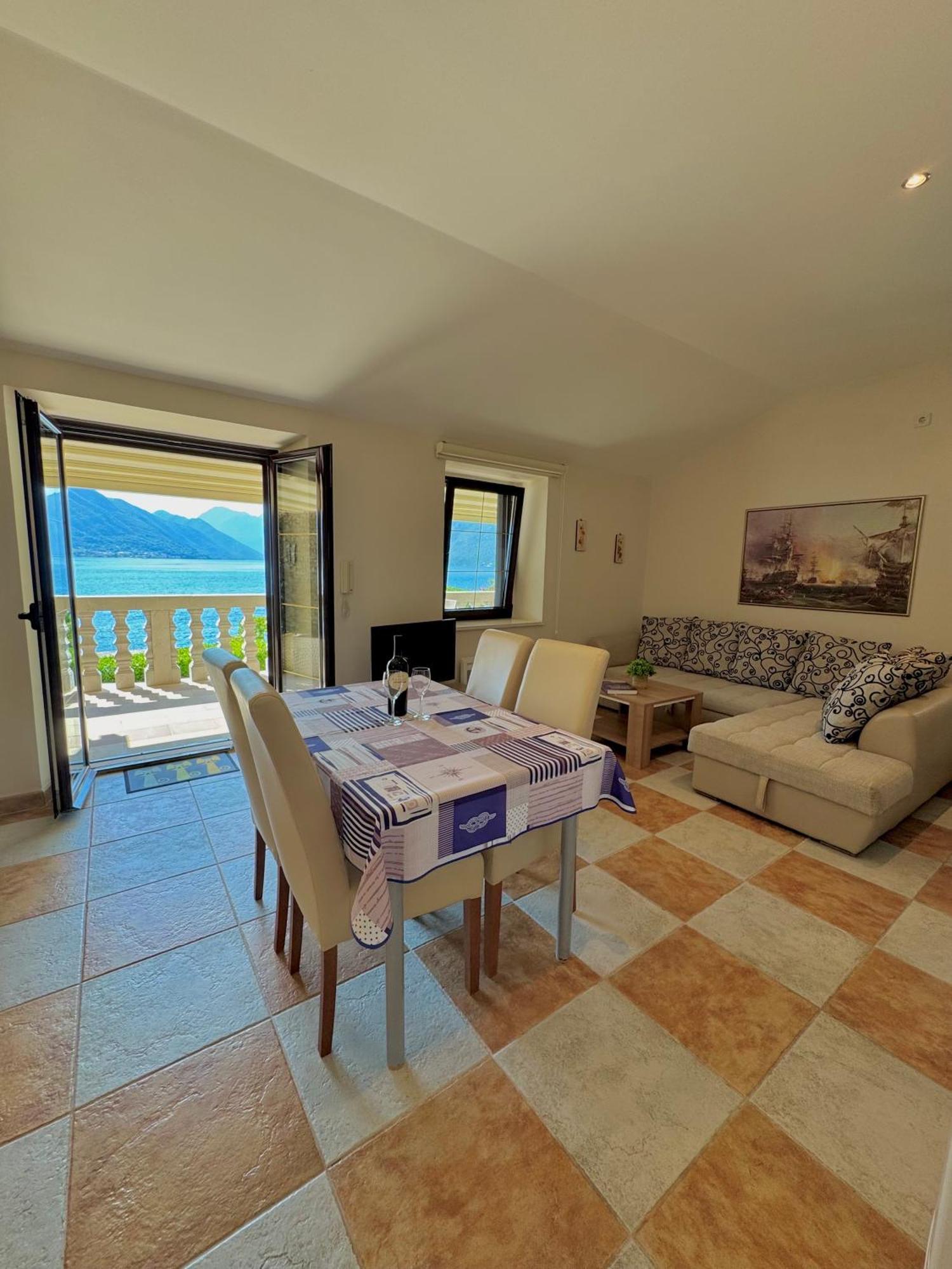 Apartments Radonicic Kotor Bagian luar foto
