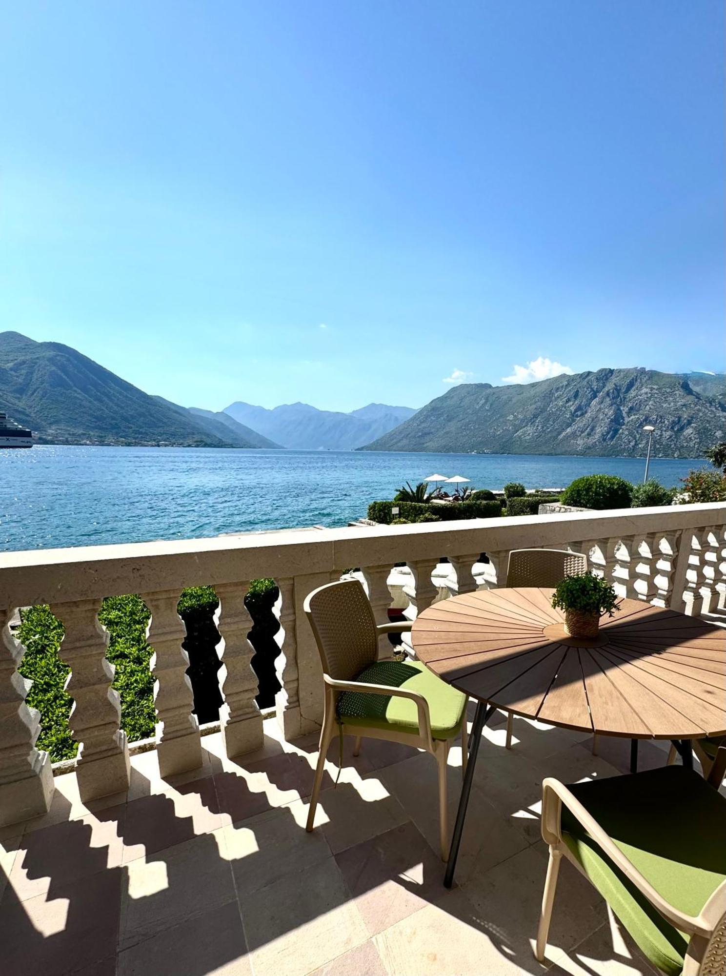 Apartments Radonicic Kotor Bagian luar foto