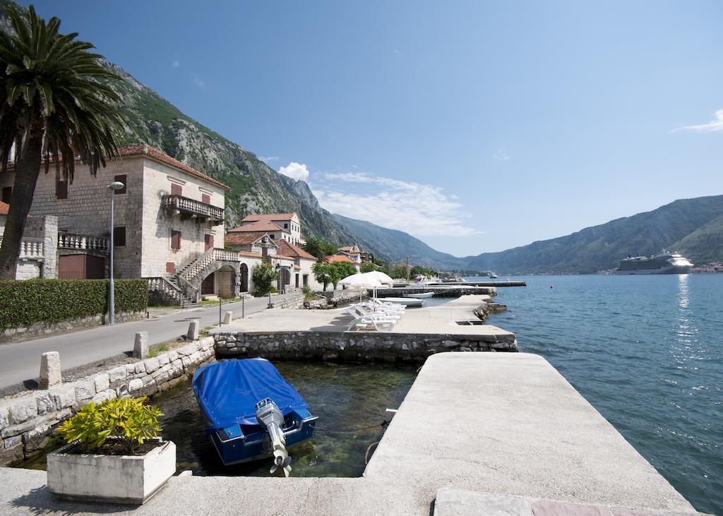 Apartments Radonicic Kotor Bagian luar foto